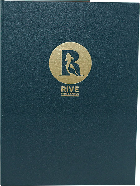 Restaurant RIVE mit Getränkekarte, Speisekarte, Speisekarten Pinie, Buchform, Logo, Logo Position Goldener Schnitt, Reliefprägung