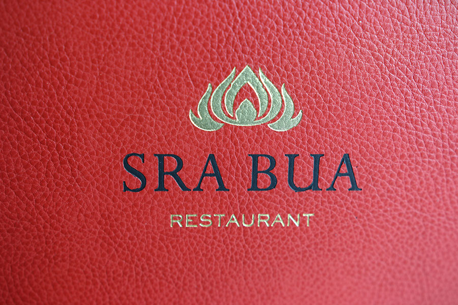 SRA BUA Restaurant. mit Logo, Heißfolienprägung