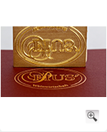 Prägestempel mit Logo in gold