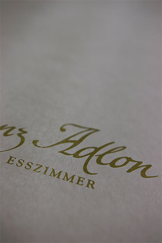 Lorenz Adlon Esszimmer / Hotel Adlon Kempinski mit Logo, Siebdruck