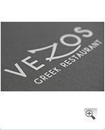 Vezos Restaurant mit Logo