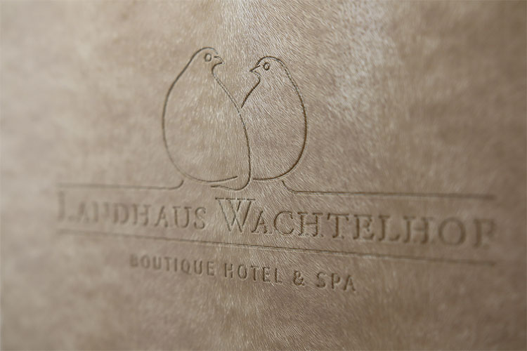 Hotel Landhaus Wachtelhof mit Logo